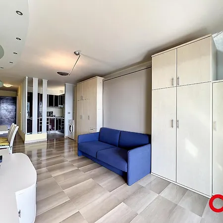 Apartment Spacieux, Climatise Avec Vue Mer, Piscine, Wifi Et Parking Prive A - Fr-1-647-29 Menton